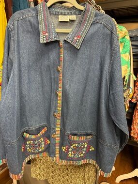 Vintage-Inspired Embroidered Denim Jacket - Blue
